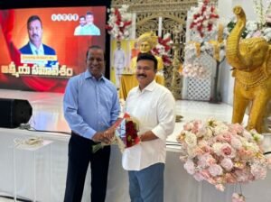 Chandra-Mandalapu-Congratulates-Ravi-Mandalapu-on-Felicitation-in-New-Jersey